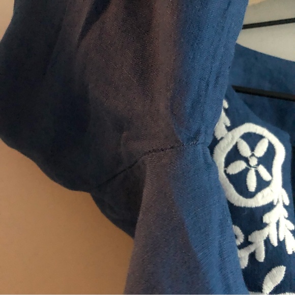 Lilly Pulitzer Amelia cobalt blue/royal blue & white 3/4 sleeve linen v neck top - Picture 8 of 9